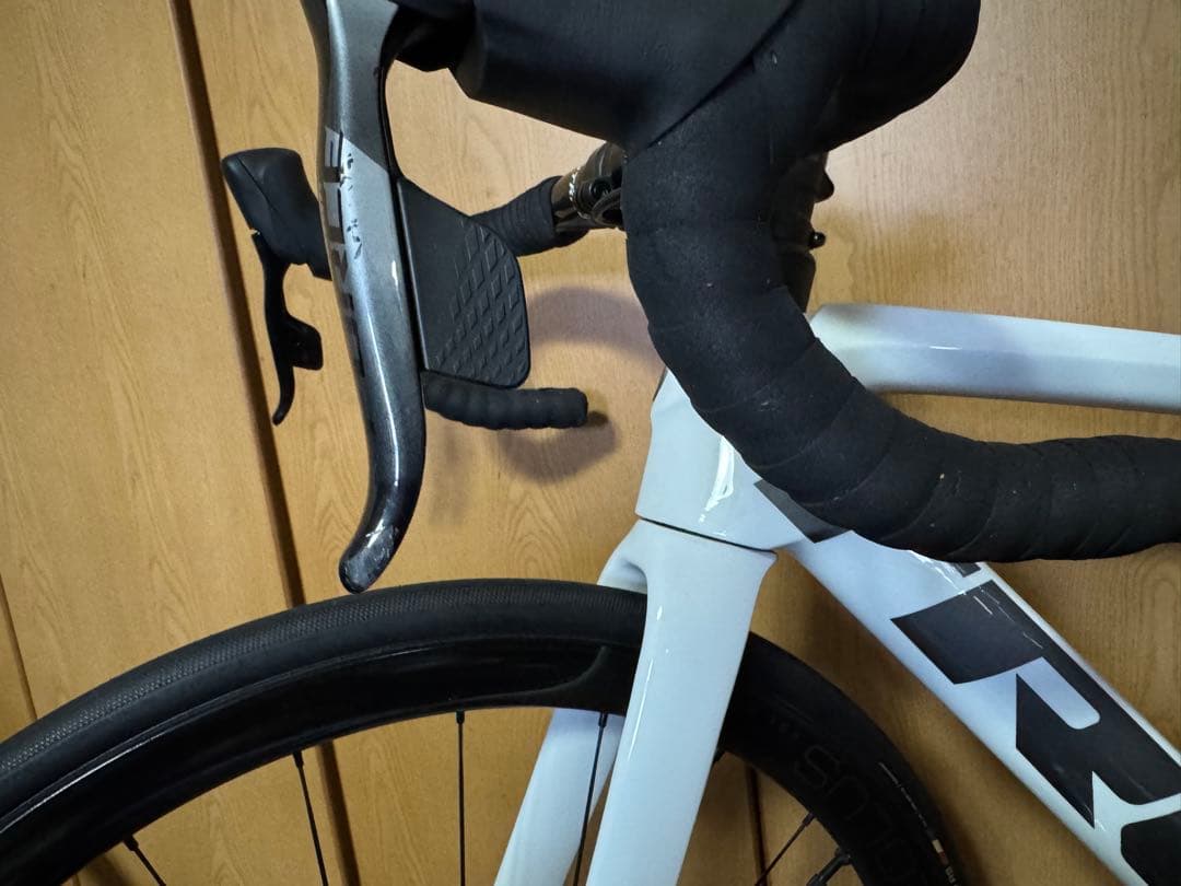 TREK EMONDA SLR7 AXS 12速　RSL37 E-tap