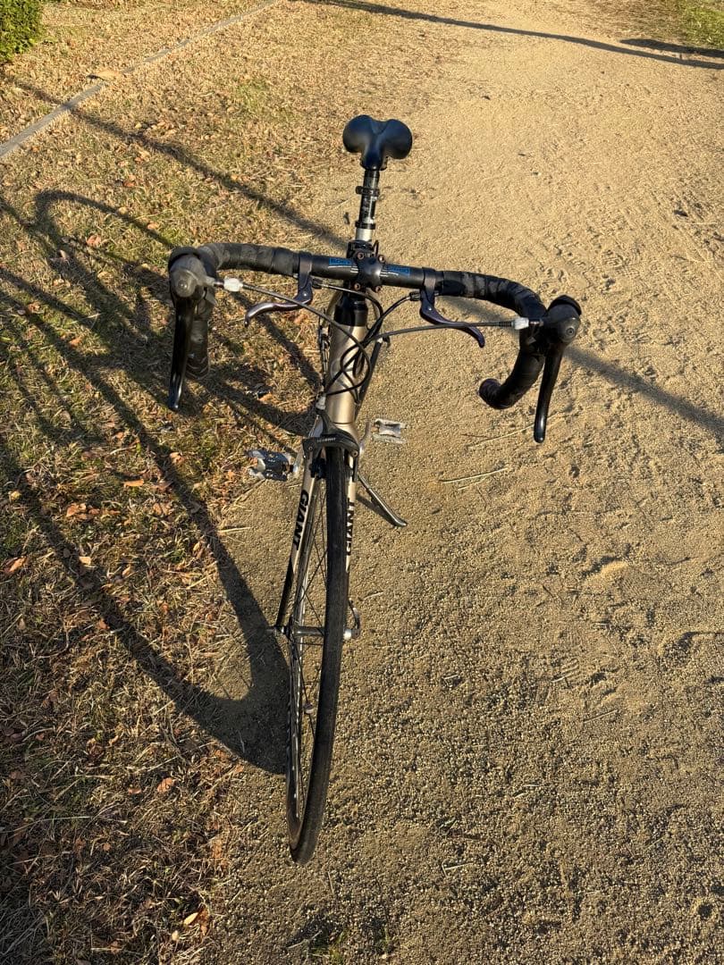 【GIANT DEFY】ロードバイク／スタンド付き／要整備