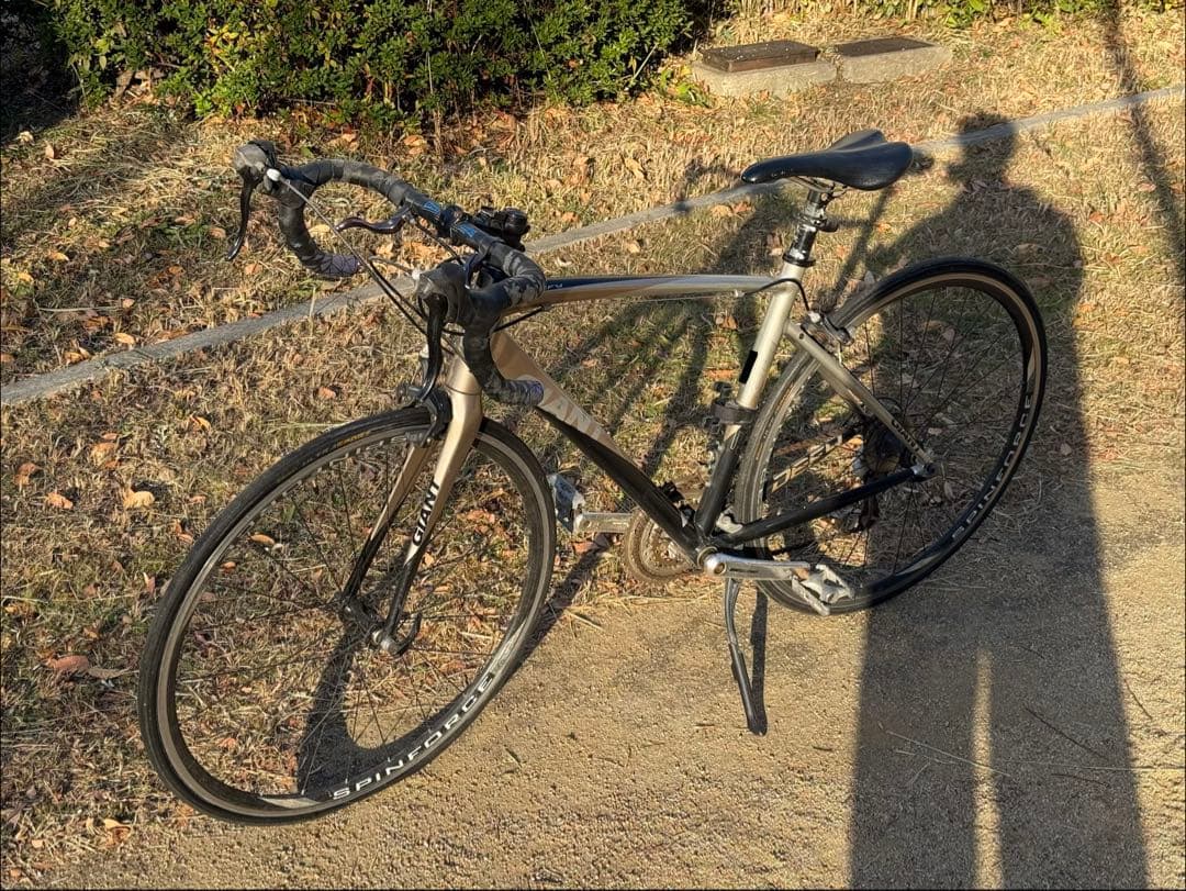 【GIANT DEFY】ロードバイク／スタンド付き／要整備