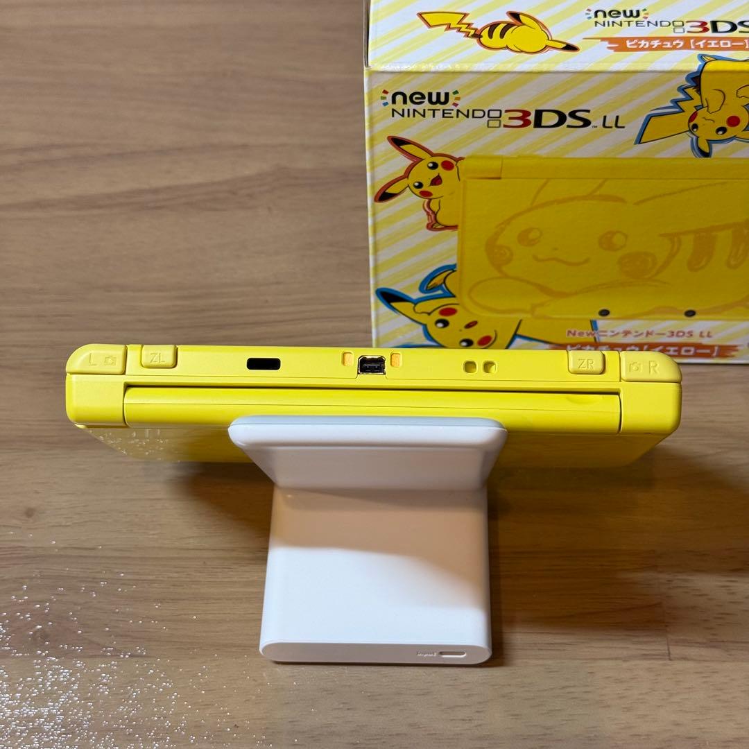 6-204 Newニンテンドー3DS LL ピカチュウ【イエロー】箱付き 美品