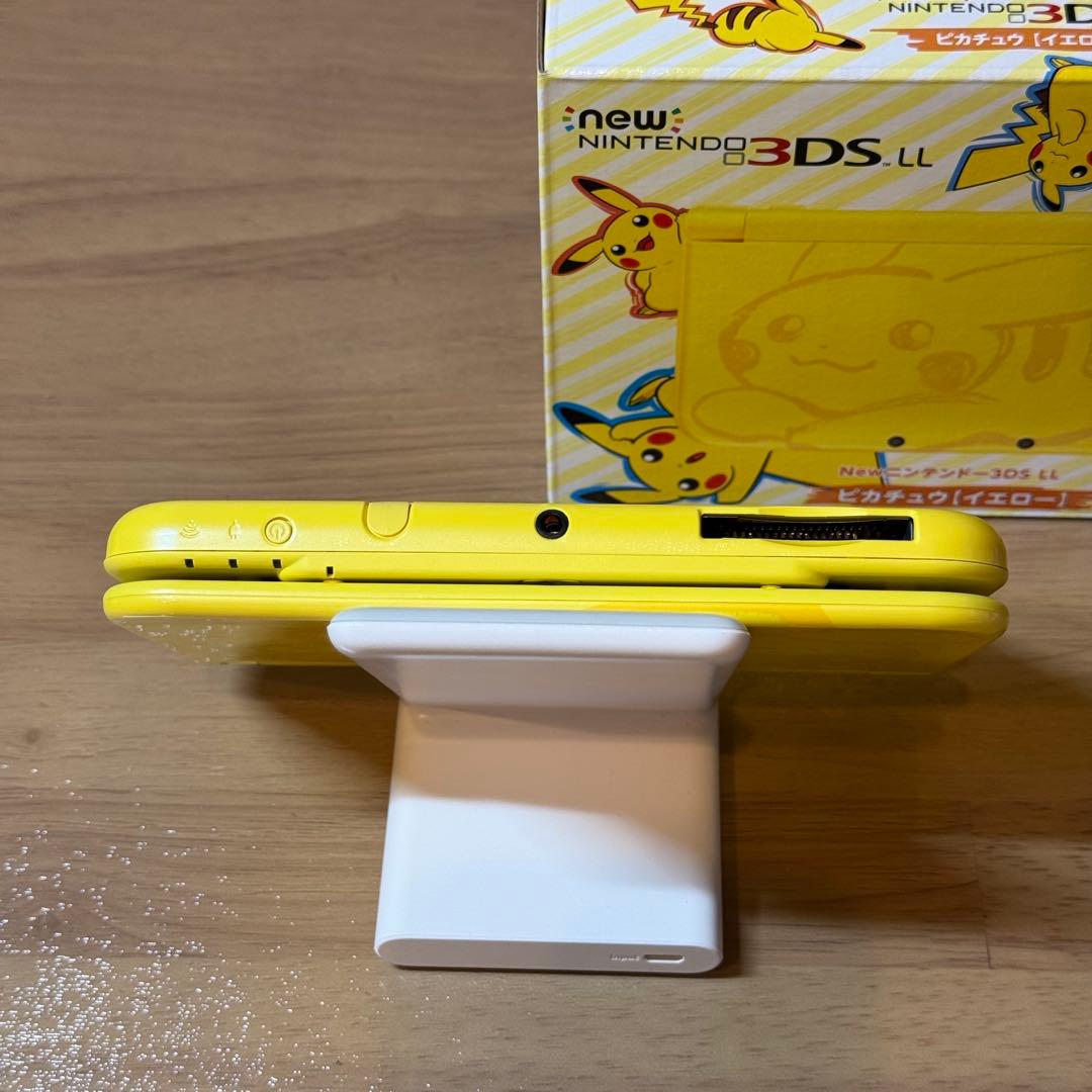 6-204 Newニンテンドー3DS LL ピカチュウ【イエロー】箱付き 美品