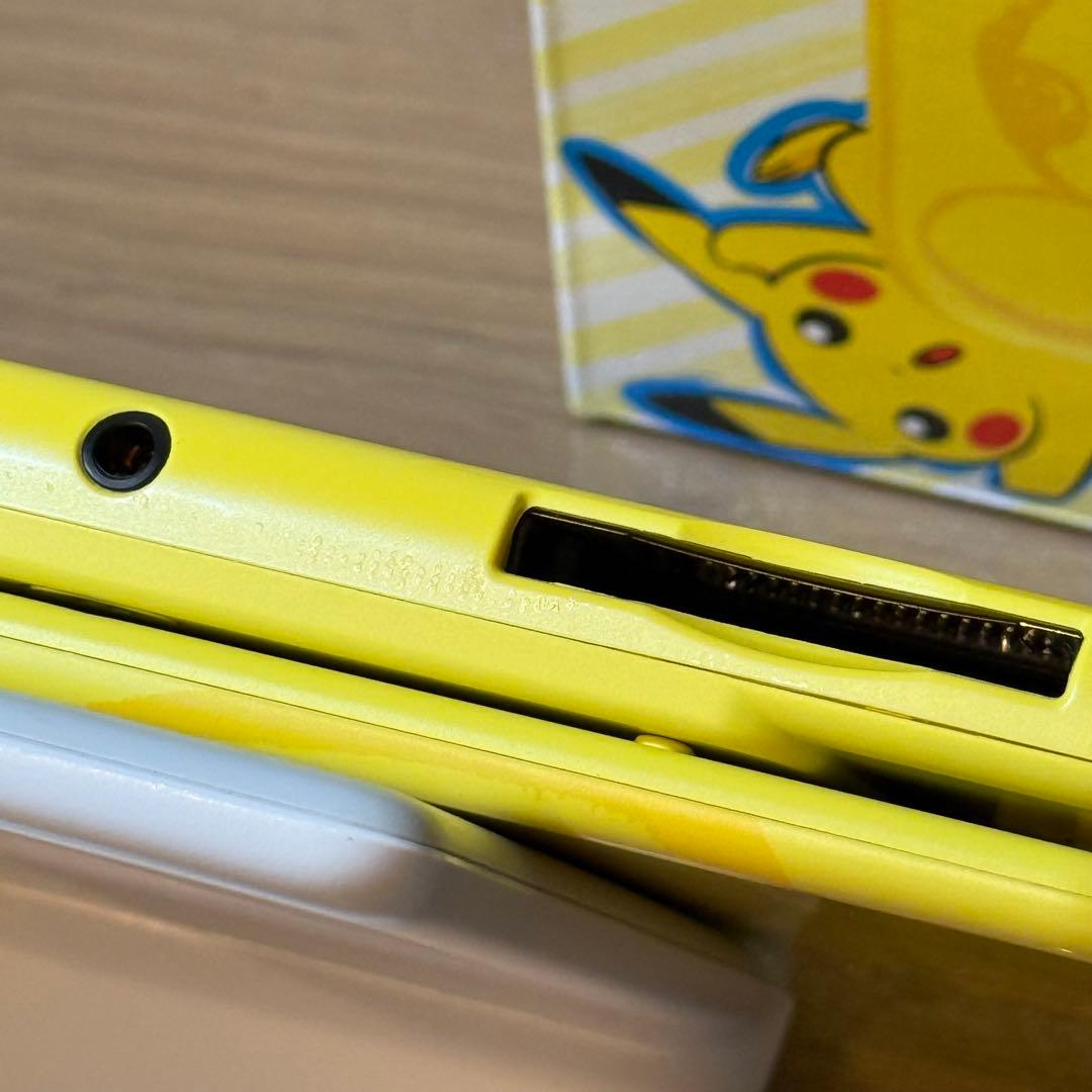 6-204 Newニンテンドー3DS LL ピカチュウ【イエロー】箱付き 美品