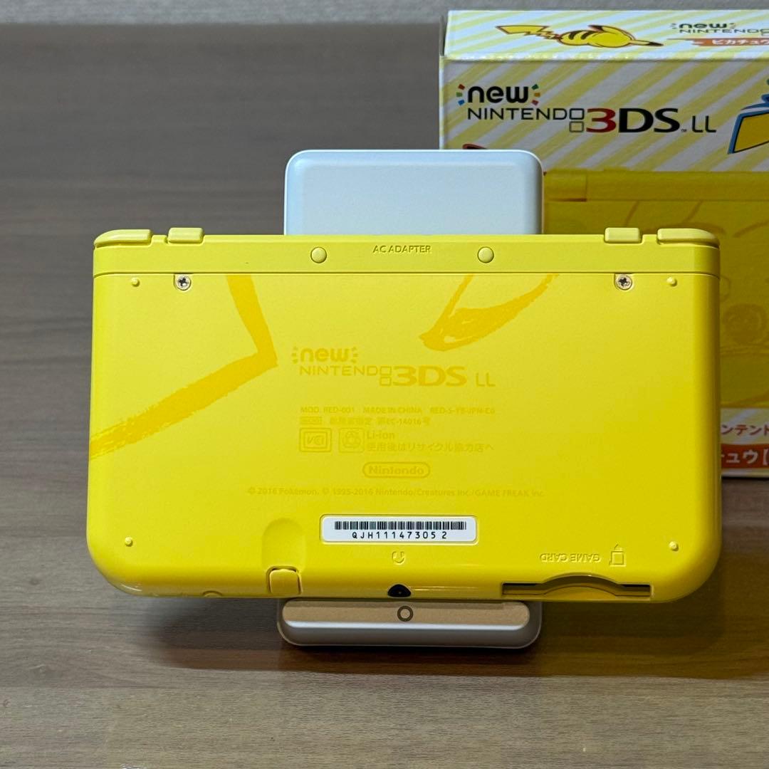 6-204 Newニンテンドー3DS LL ピカチュウ【イエロー】箱付き 美品