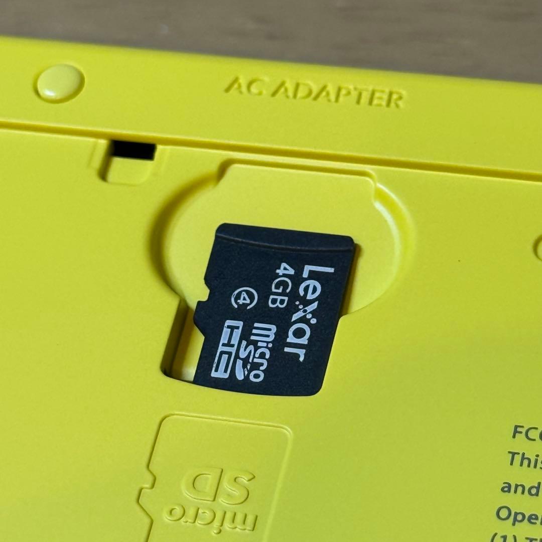 6-204 Newニンテンドー3DS LL ピカチュウ【イエロー】箱付き 美品