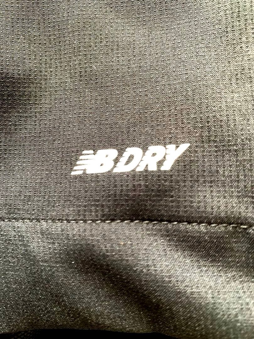 美品 ‼︎ 新品未使用　ニューバランス　ウィンドブレーカー L