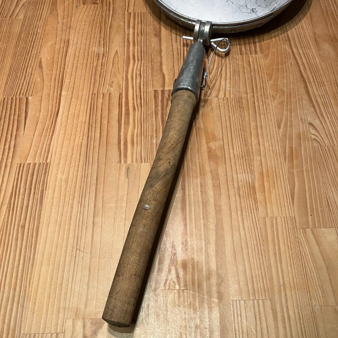 希少！イタリア軍（多分）　折りたたみ式　アルミフライパン　ふた付き