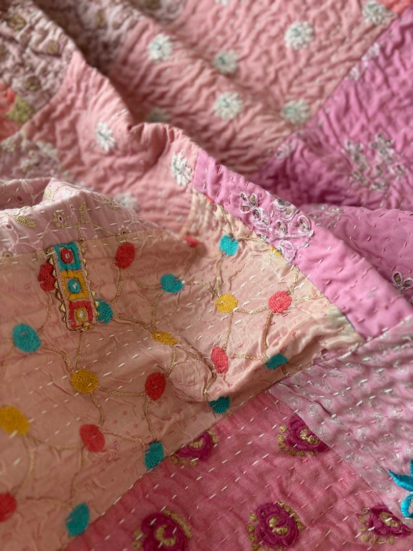 インド刺繍ラリーキルト ビンテージサリー カンタキルト マルチカバー 大判