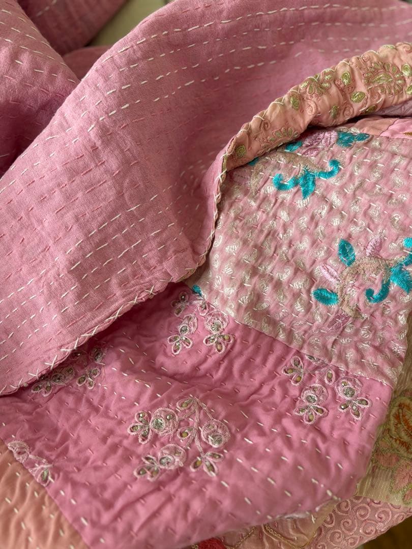 インド刺繍ラリーキルト ビンテージサリー カンタキルト マルチカバー 大判