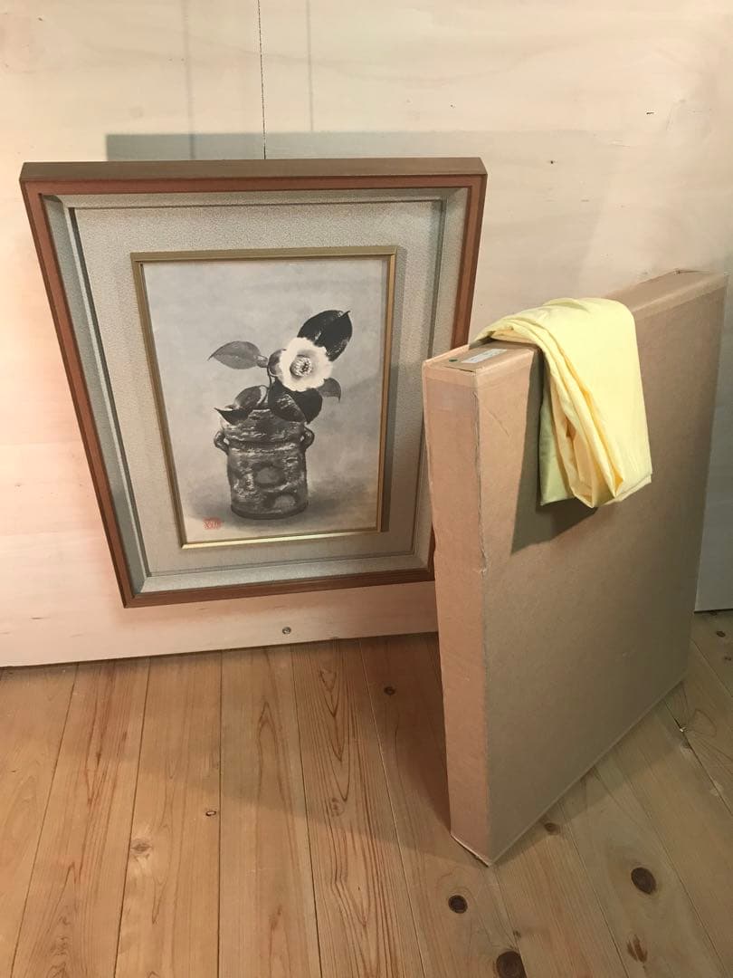 穐月明　「白椿」　すい墨彩画Ｐ６号　落款・共シール有り