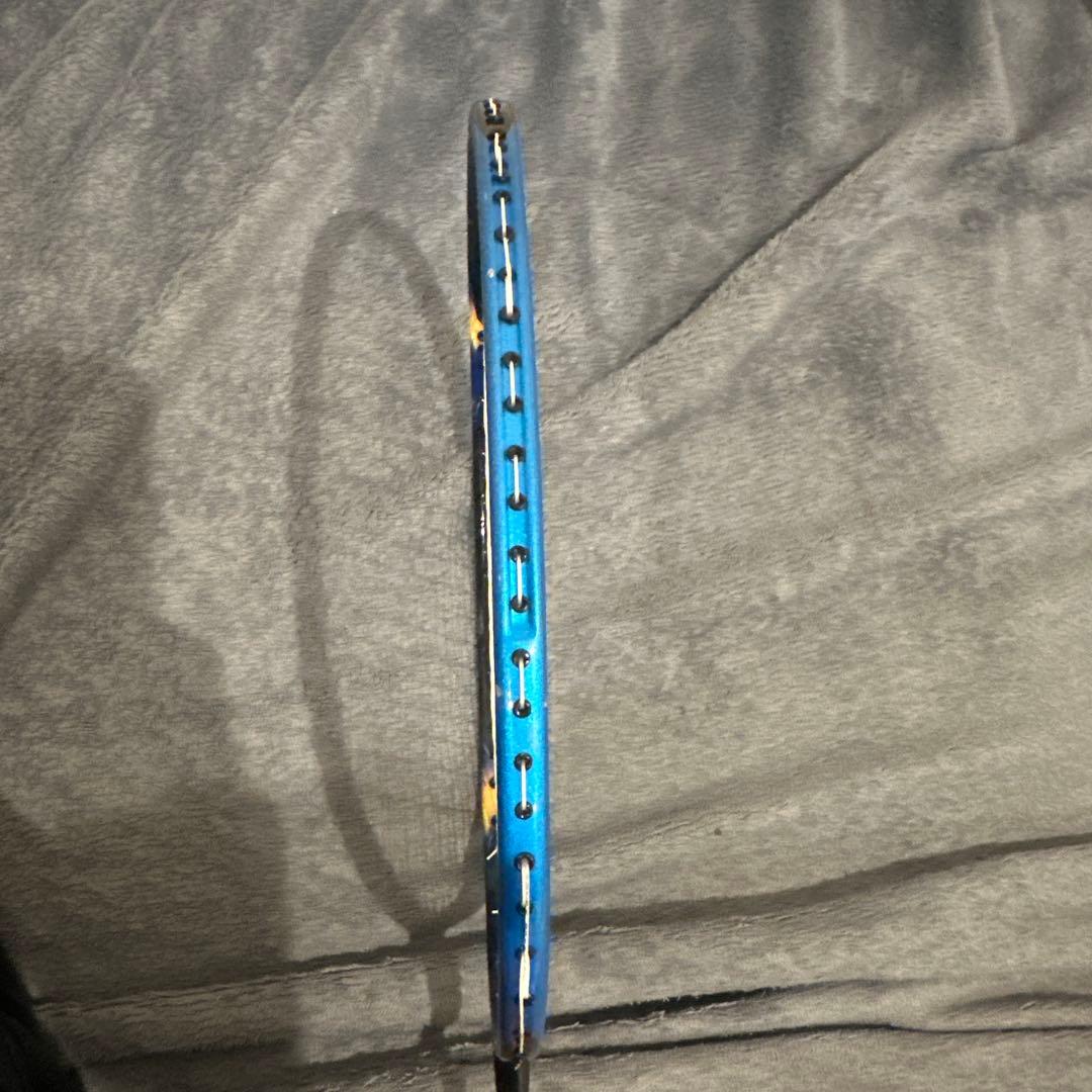 【廃盤】アストロクス77 4UG5バドミントン　ラケット