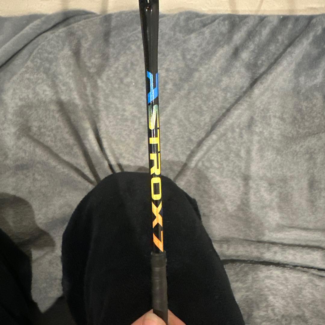 【廃盤】アストロクス77 4UG5バドミントン　ラケット