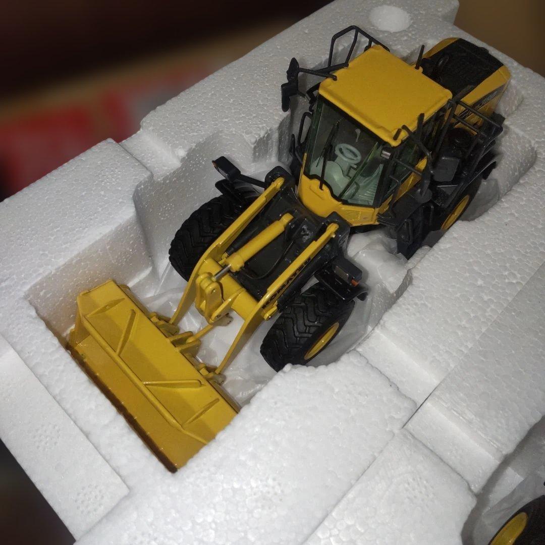 コマツ建機　 WA380-7 & WA380-8　2セット 1/50