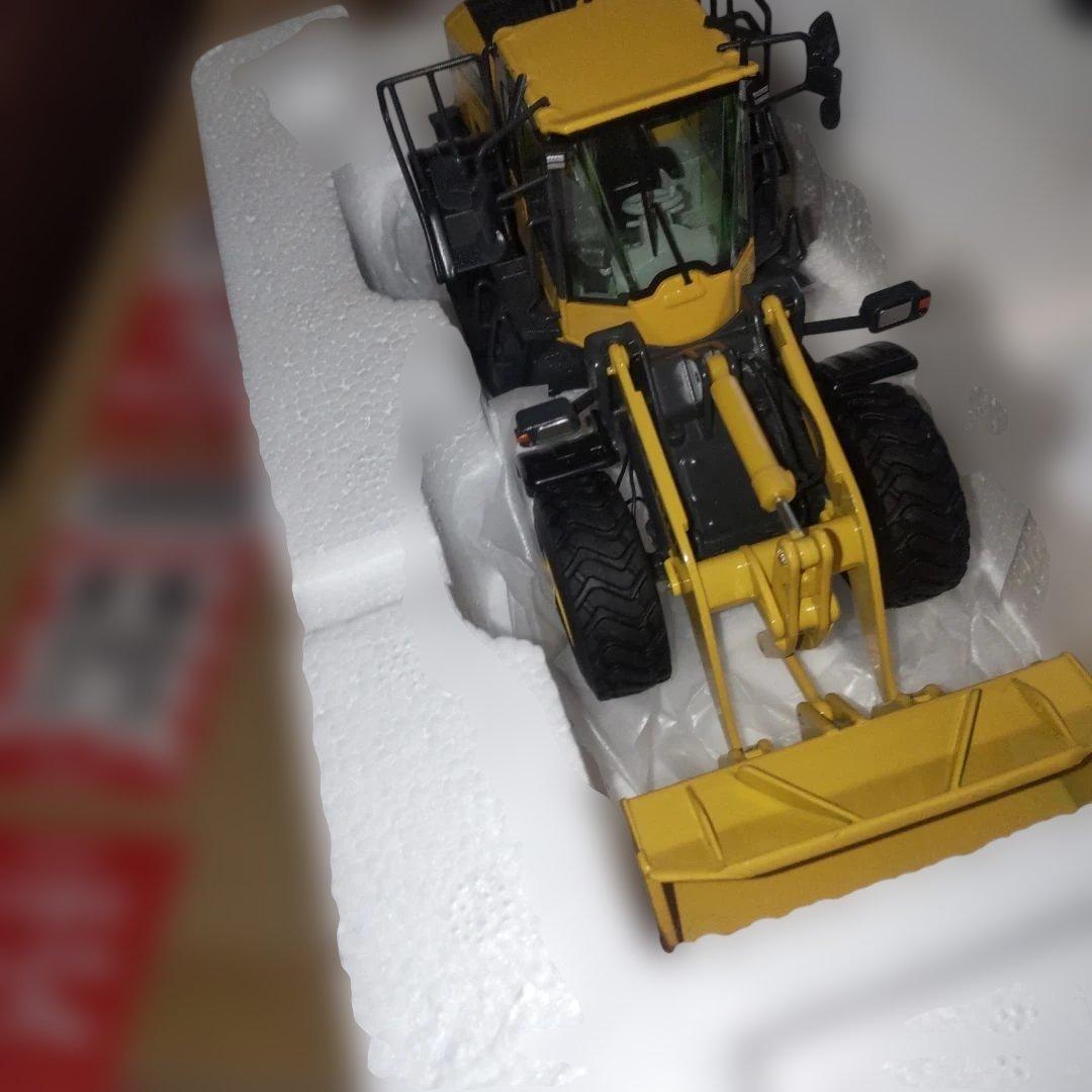 コマツ建機　 WA380-7 & WA380-8　2セット 1/50