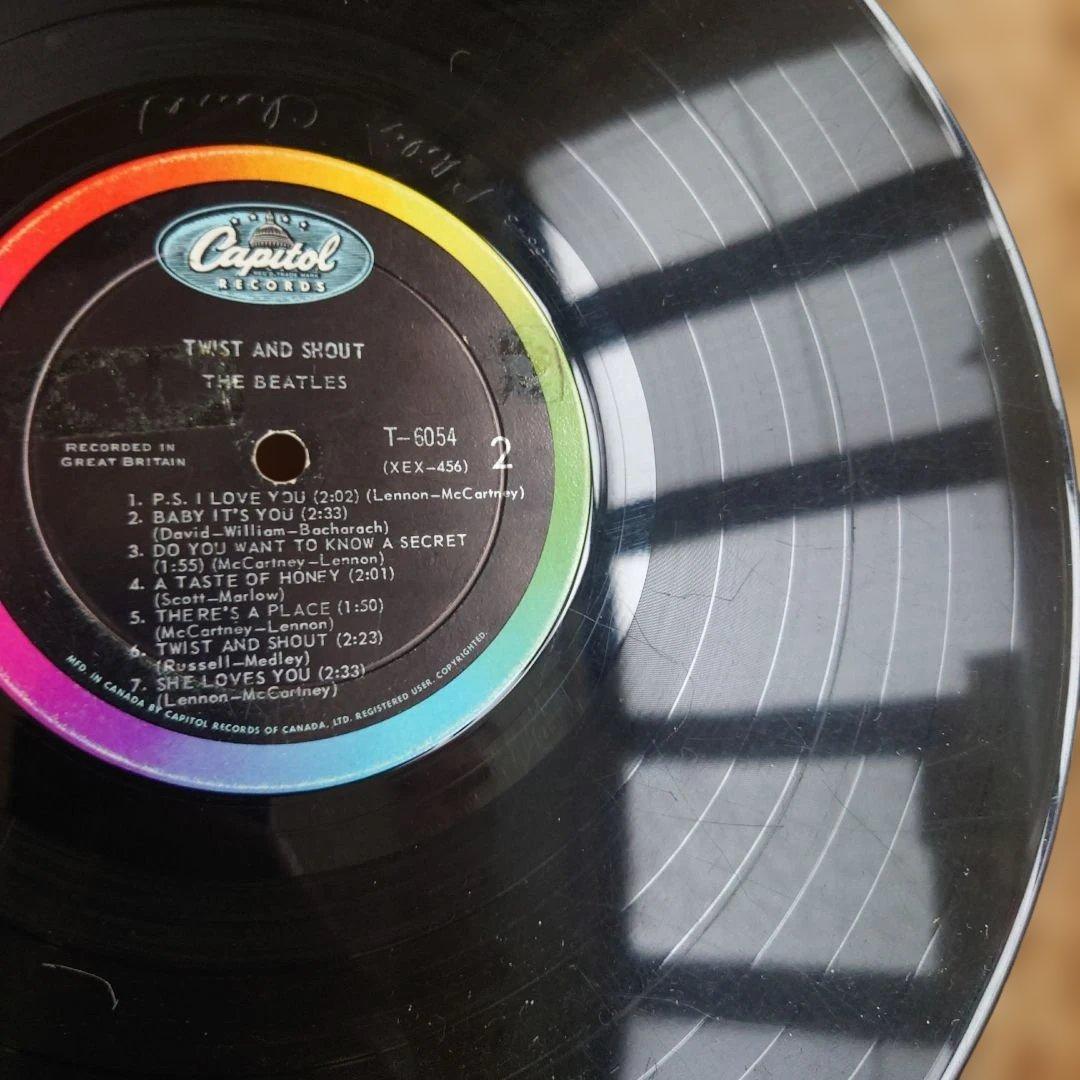 カナダ盤The Beatles twist and shout