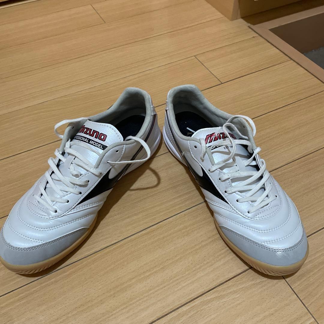 ミズノ モレリア フットサルシューズ
