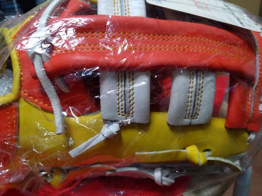 大幅値下げ　阪神タイガース金本知憲選手6世界記録達成記念軟式グローブ限定品