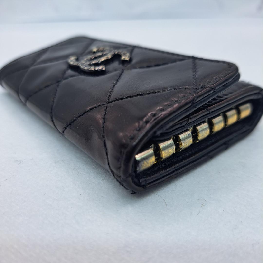 CHANEL キルティング　エナメル　キーケース　ブラック（マロン）