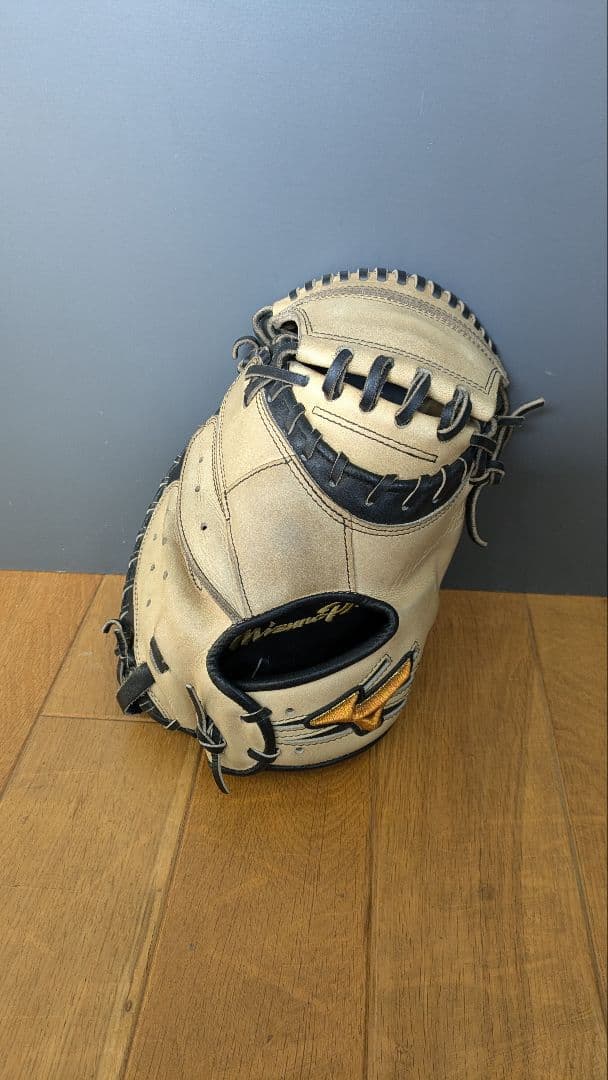 【ヒゲ】キャッチャーミット　ミズノプロ　坂倉モデル