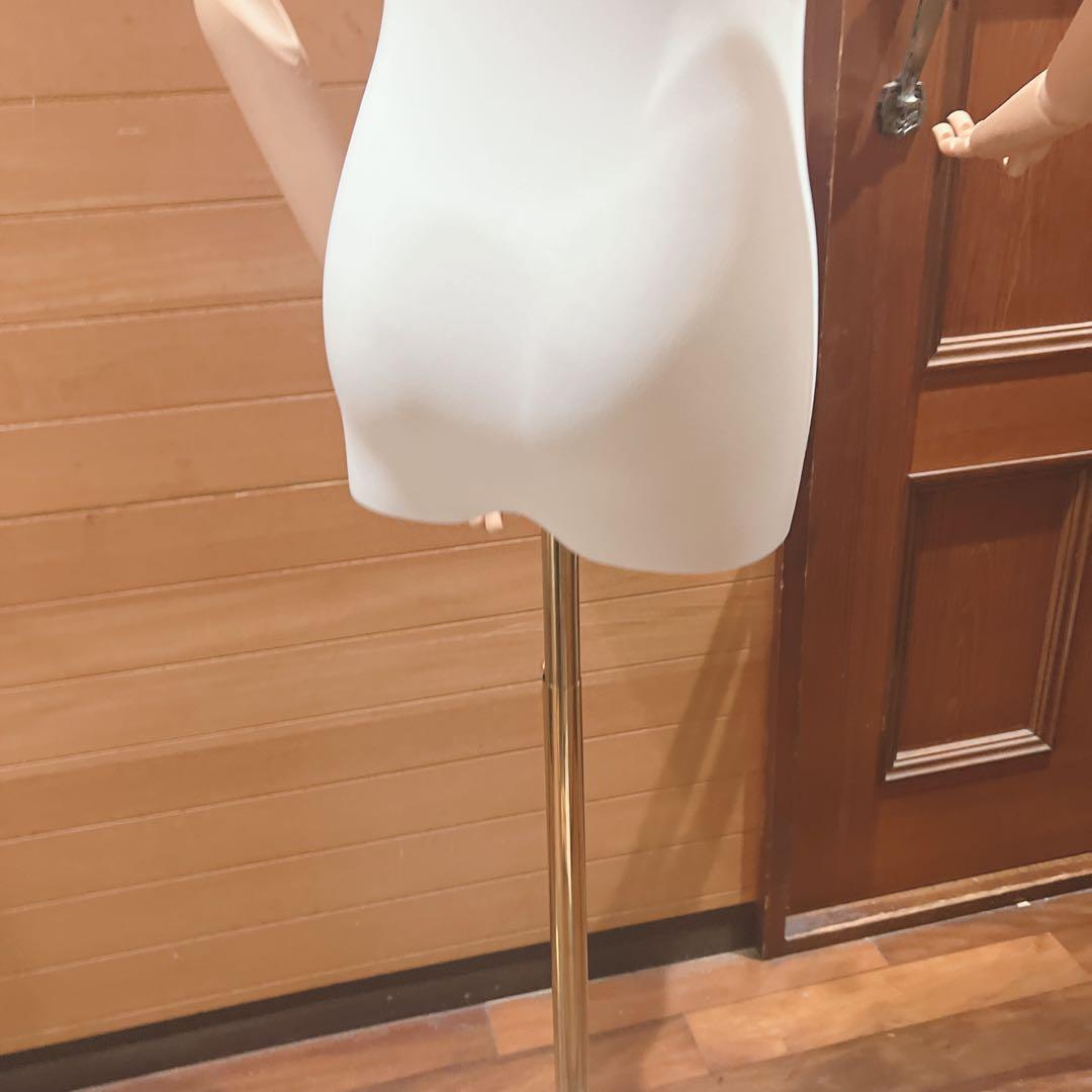 ミルコホワイト トルソー 頭部付き 腕付き アーム付き レディース 可動式