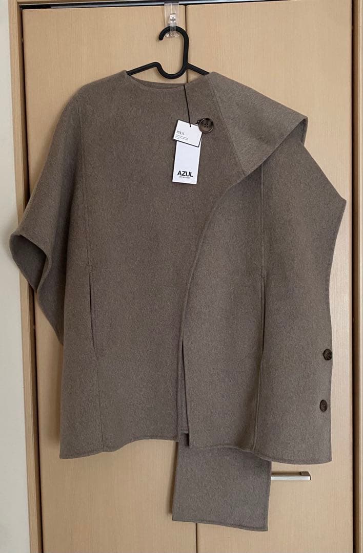 最終値下新品未使用　タグ付きアズールバイマウジー PLUSストールリバーポンチョ
