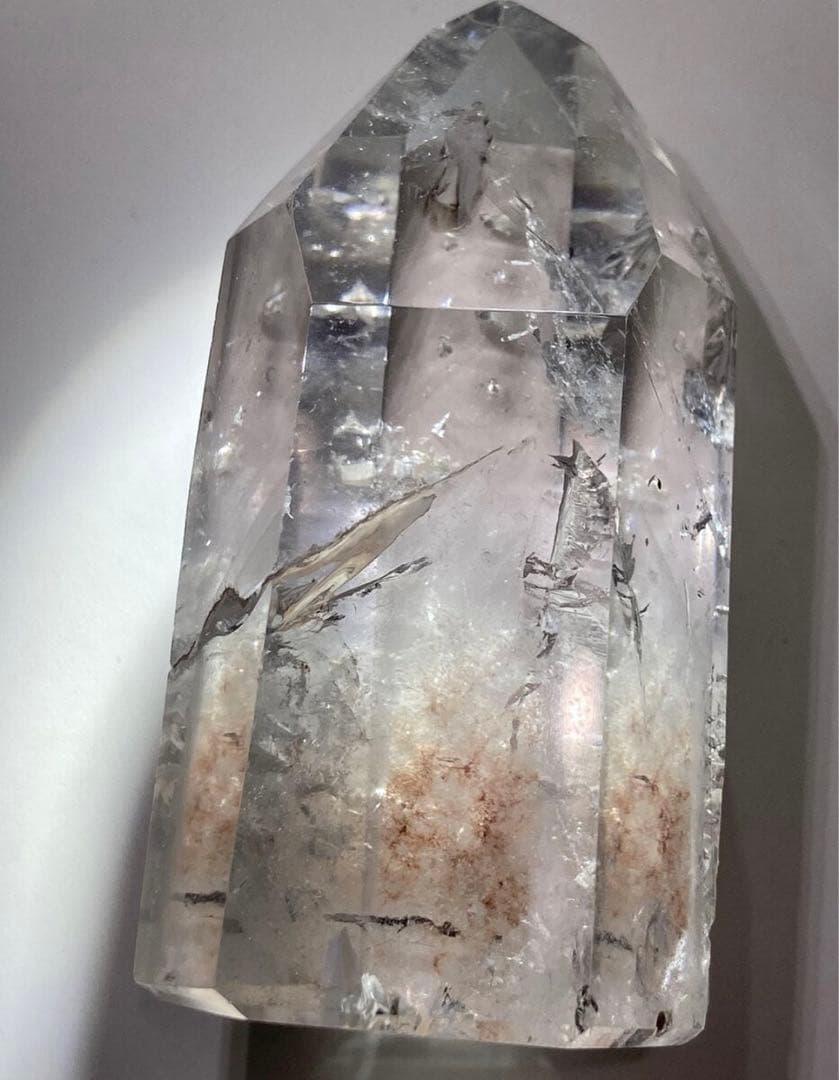 ホワイトファントム✨ キャルコパライト（黄銅鉱）入り　クリスタル　レインボー