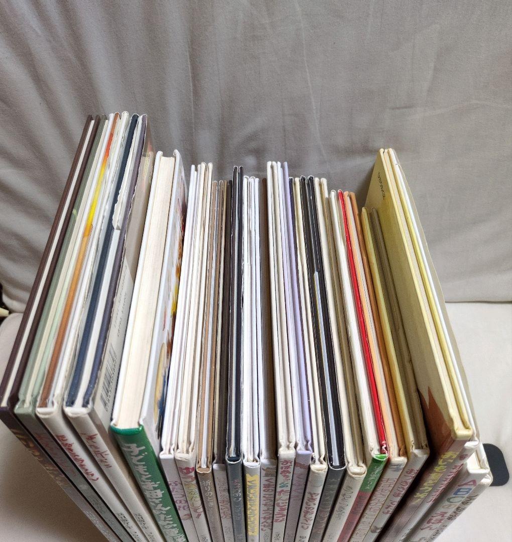 いもとようこ　『くまじいちゃんのクリスマス』『やさいのおしゃべり』など絵本24冊