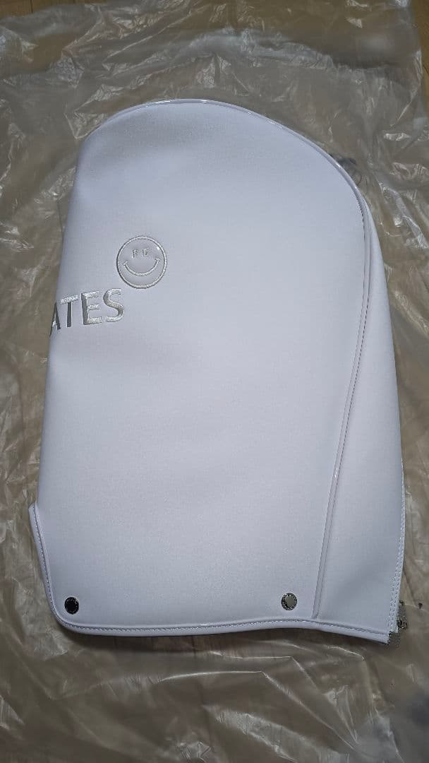 パーリーゲイツ　キャスター付　PEARLY GATES キャディバッグ　白　新品