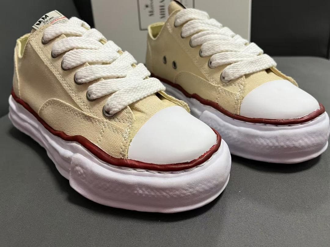 MMY ベージュ ローカットスニーカー