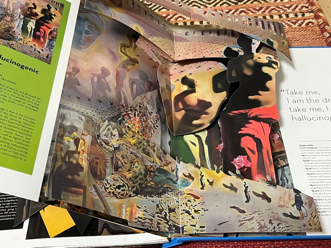 Dalí Pop-Ups 珍しい書物　ダリ