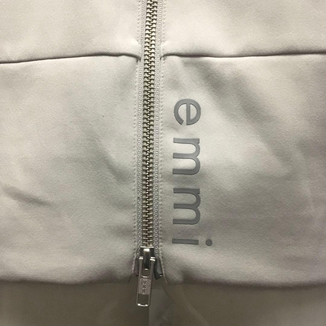 emmi atelier ワイドスリーブトップス　ヨガウェア