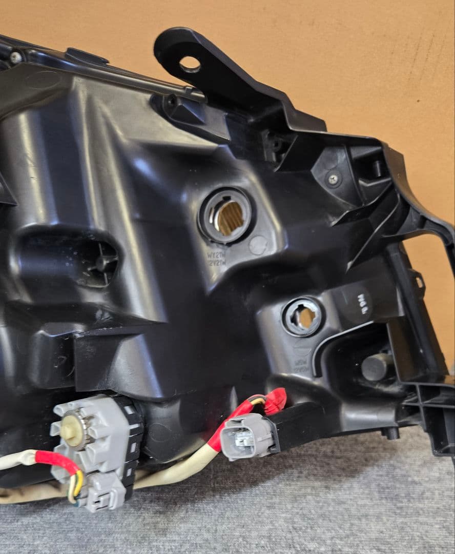 ノア ZRR70 左ヘッドライト