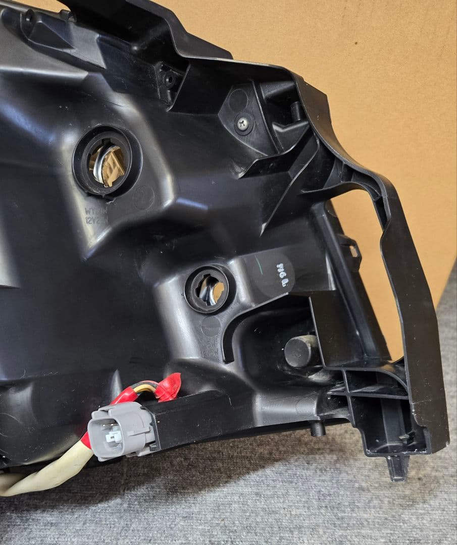 ノア ZRR70 左ヘッドライト