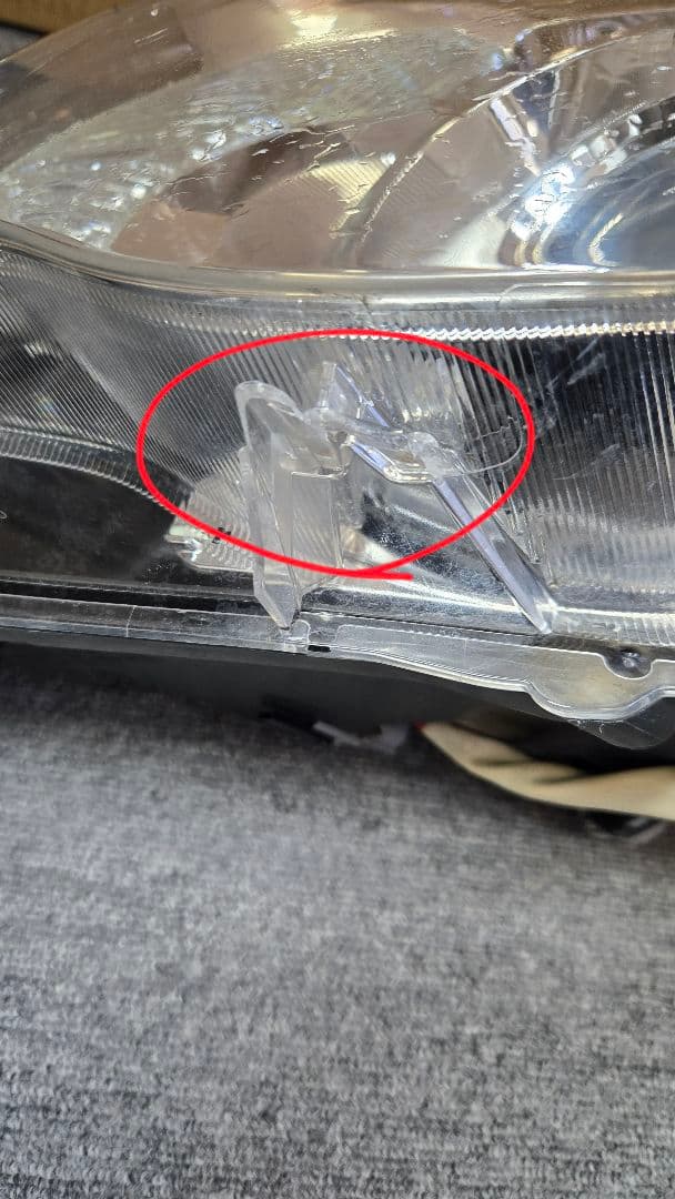 ノア ZRR70 左ヘッドライト