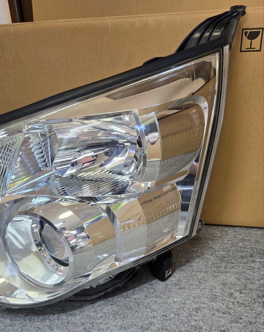 ノア ZRR70 左ヘッドライト