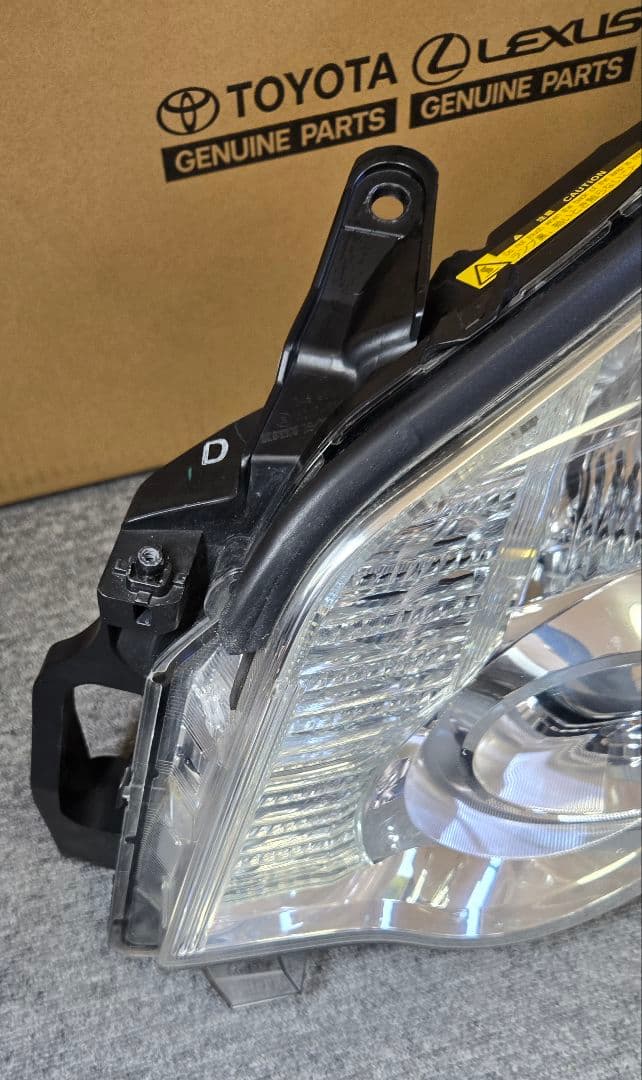 ノア ZRR70 左ヘッドライト