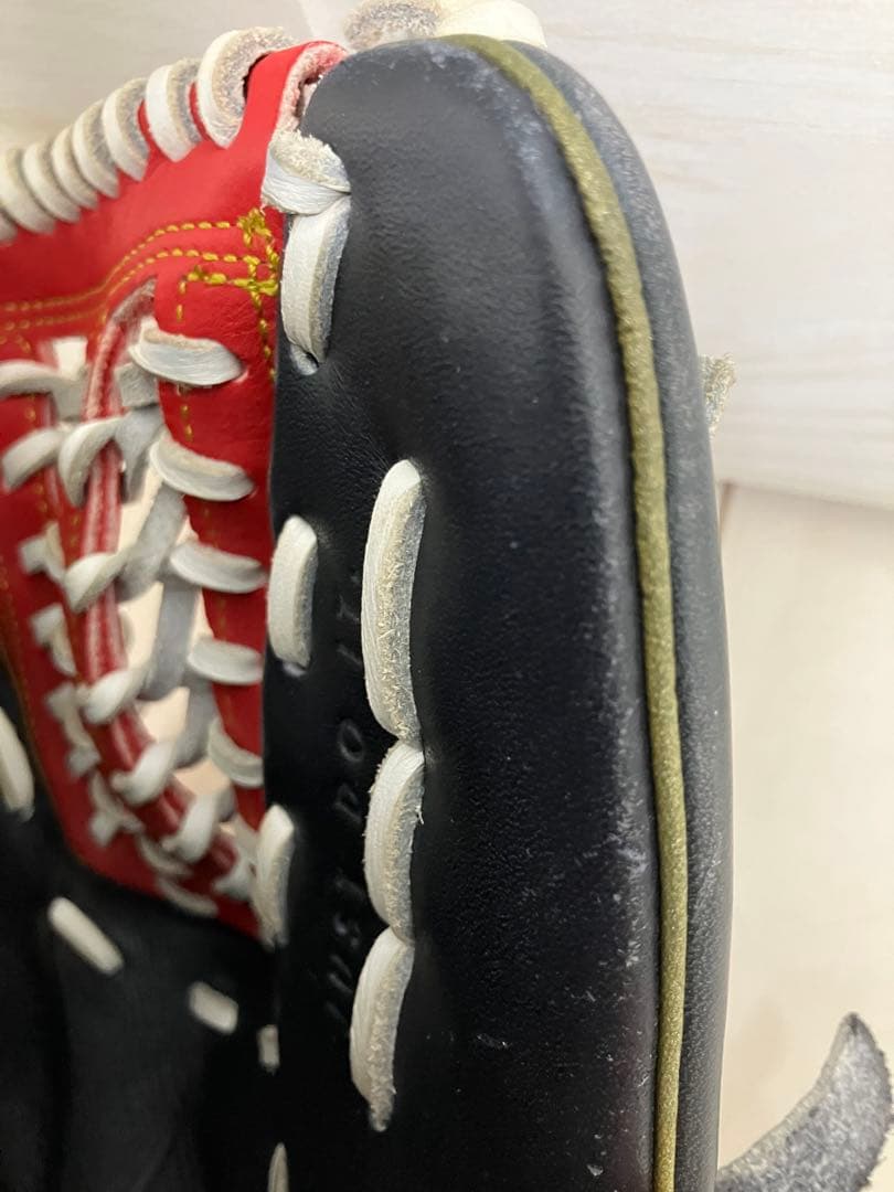 ナイキ❤️軟式　左用グローブ 黒/赤/黄