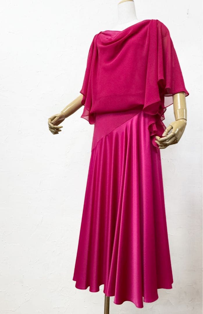 【上品ラグジュアリー】新品　フューシャピンク　社交ダンスセットアップｓ3578