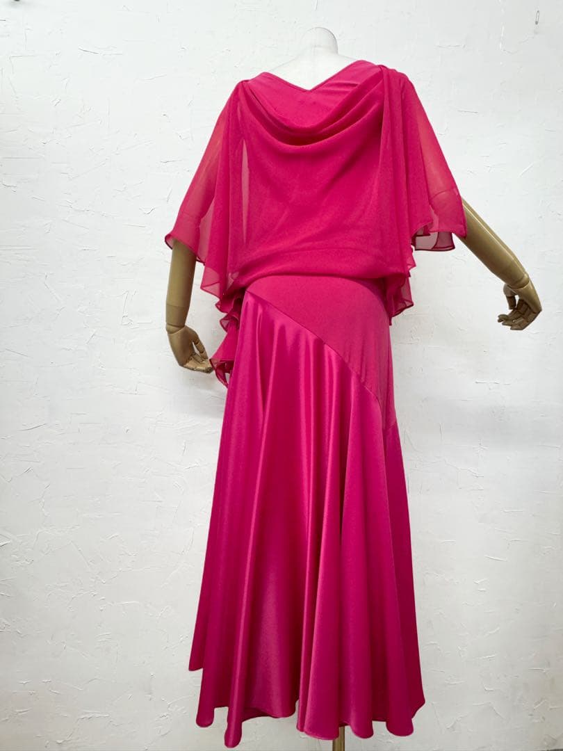 【上品ラグジュアリー】新品　フューシャピンク　社交ダンスセットアップｓ3578