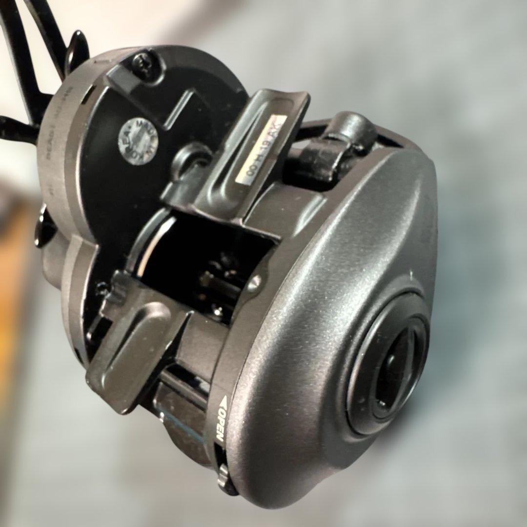 アブガルシア レボビースト40-HS 右巻 美品