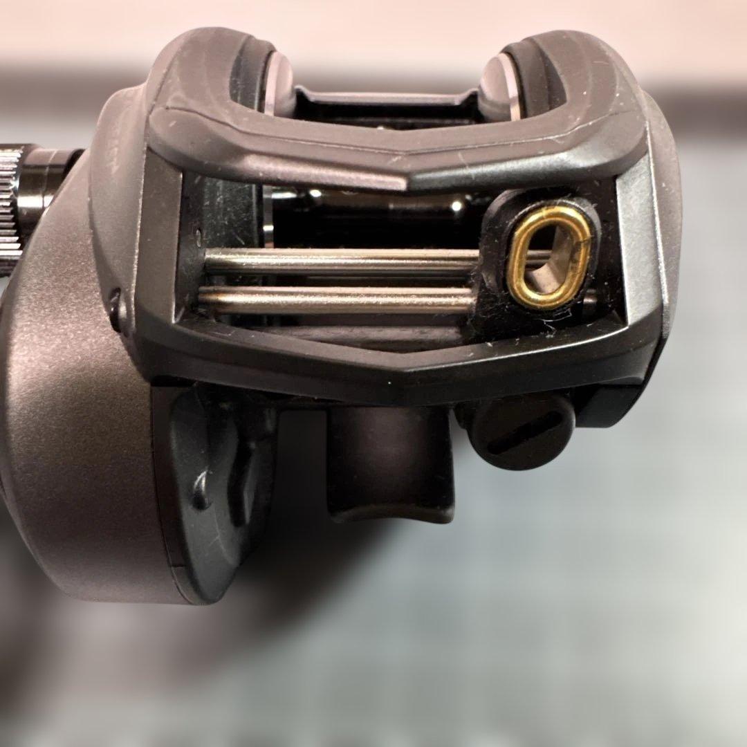 アブガルシア レボビースト40-HS 右巻 美品