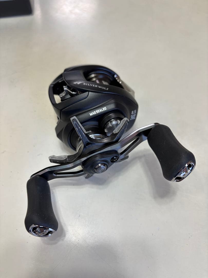SILVERWOLF SV TW 100XHL ベイトリール