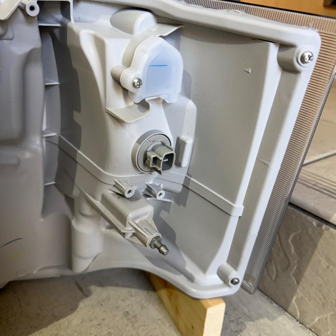 ハイエース インナーブラック 純正 LED ヘッドライト ４型～9型