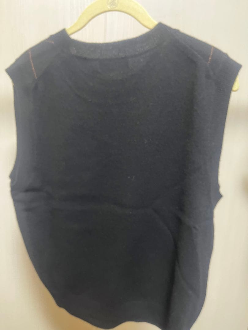 MARGARET HOWELL ブラックノースリーブニットベスト