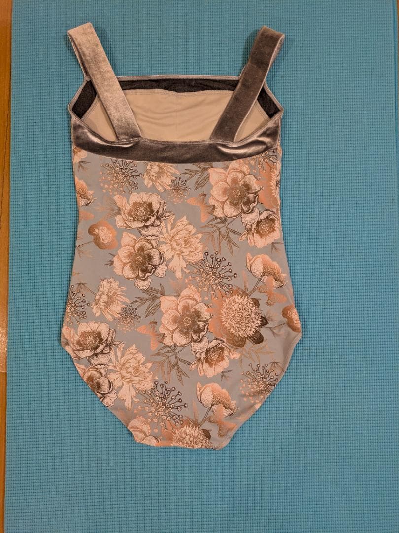 unoa レオタード