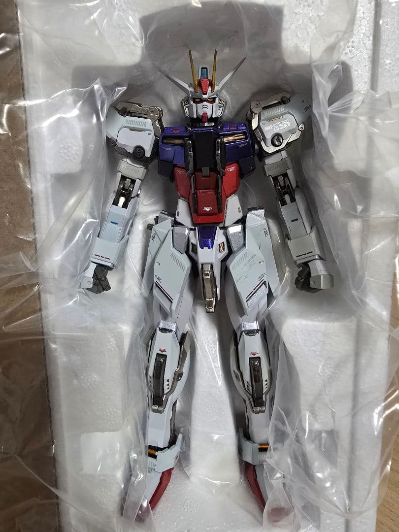 メタルビルド　ストライクガンダム/エールストライカーセット
