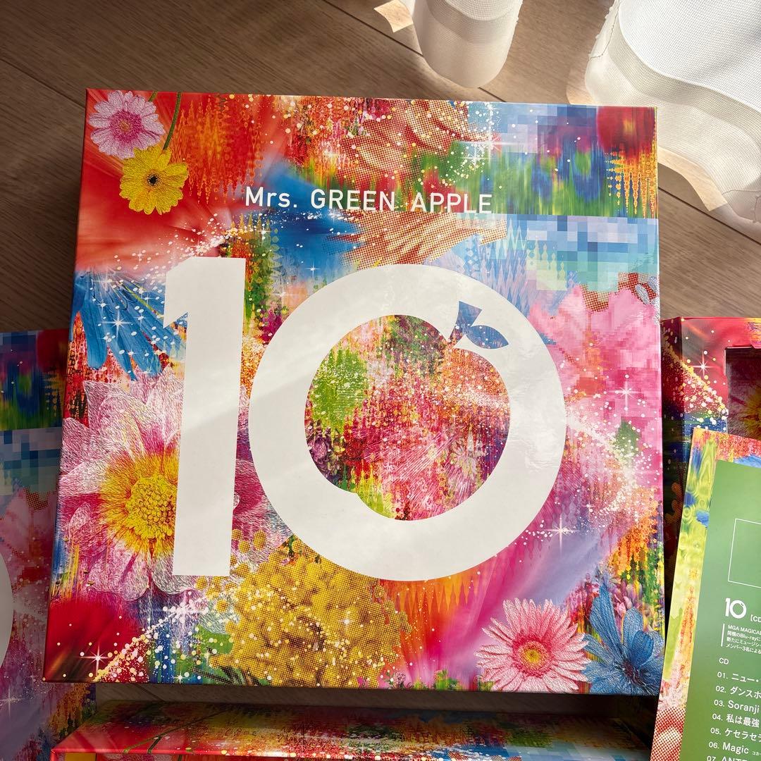 Mrs.Green Apple 10 箱とBlu-rayと一部グッズ