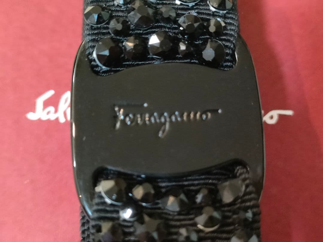 【美品】フェラガモ　バレッタ　ビジュー　ブラック　スワロフスキー　黒