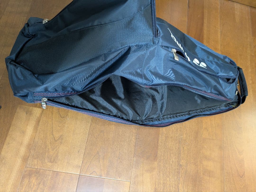 バドミントンラケットYONEX シューズ　ラケット収納、斜め掛けバック　紺色