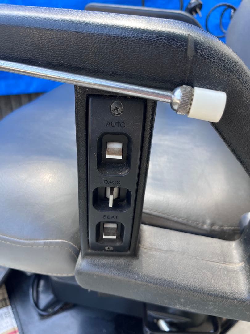 TAKARABELMONT製　電動バーバーチェア「PLUS」　美容院