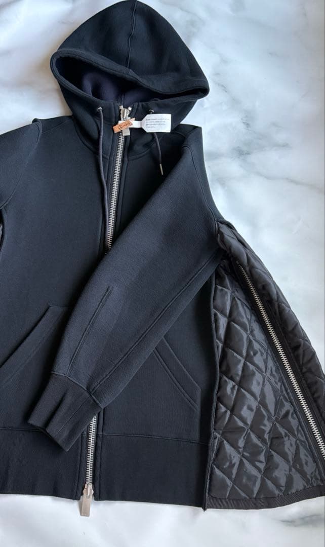 あ*ん様 SACAI サカイ ブラック×ネイビー パネルキルティング パーカー